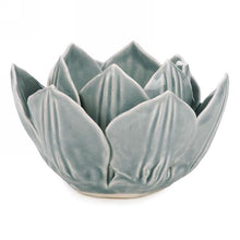 Charger l&#39;image dans la galerie, Porte-lampion lotus en céramique
